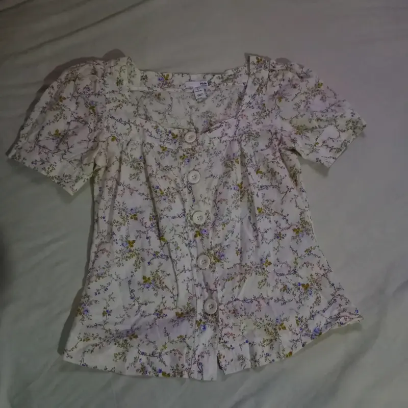 Blusa floral de manga corta H&M - 1