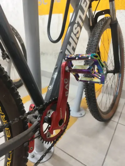 Bicicleta Whistler de montaña en buen estado - miniatura 3