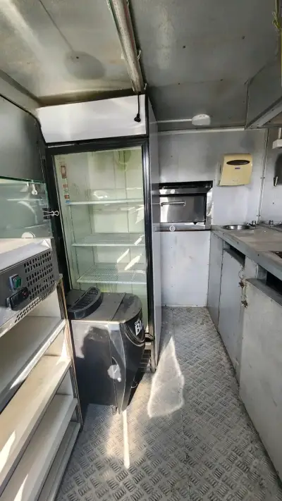 Carro de comida móvil para eventos - miniatura 2