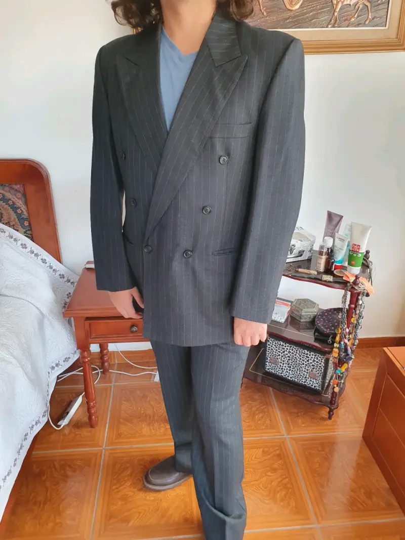 Traje formal gris a rayas para hombre - 2