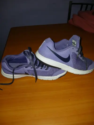 Zapatillas deportivas Nike moradas para mujer - miniatura 1