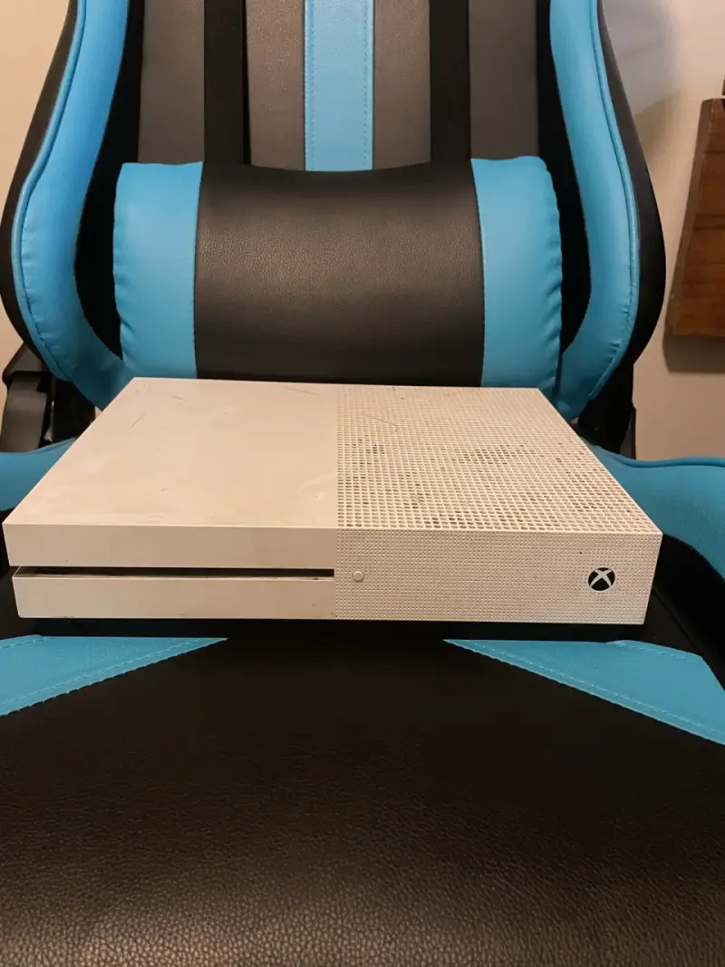 Consola Xbox One S blanca en buen estado - 1