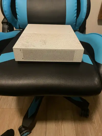 Consola Xbox One S blanca en buen estado - miniatura 2