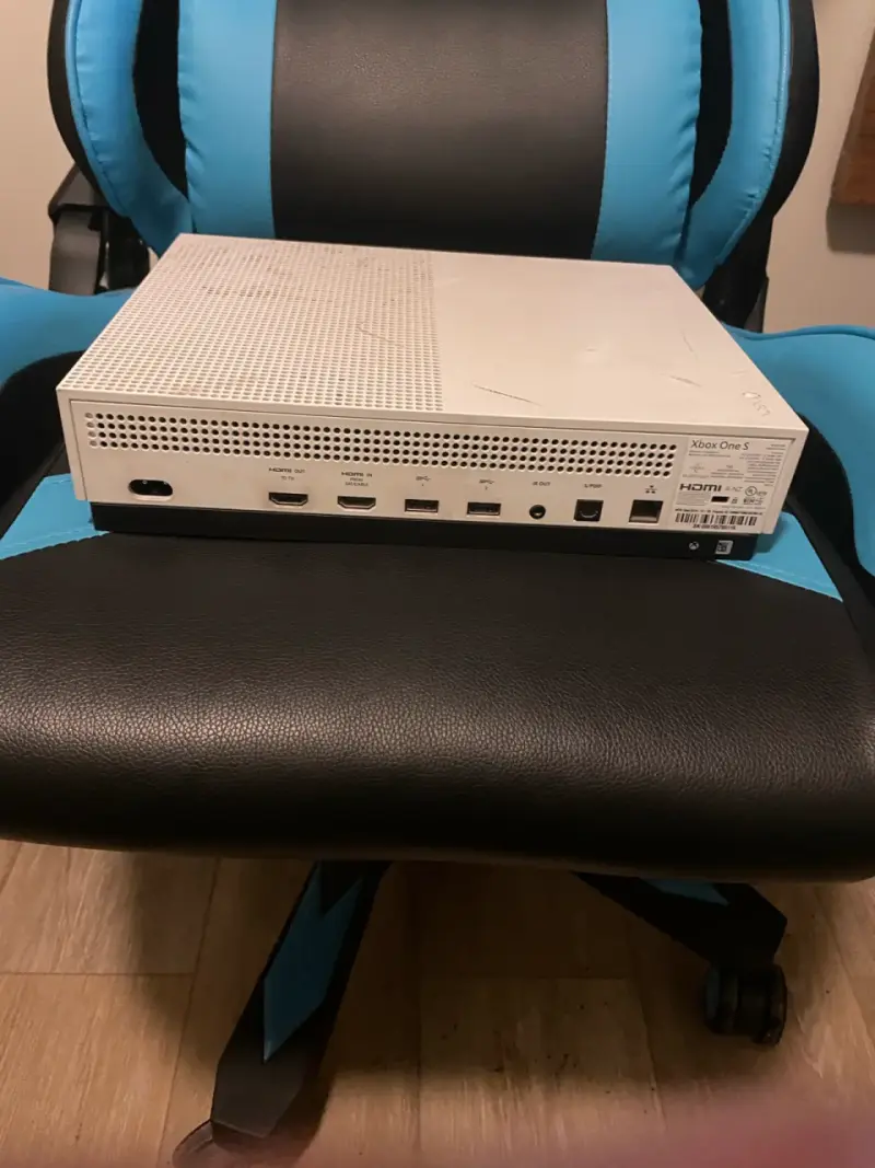 Consola Xbox One S blanca en buen estado - 3