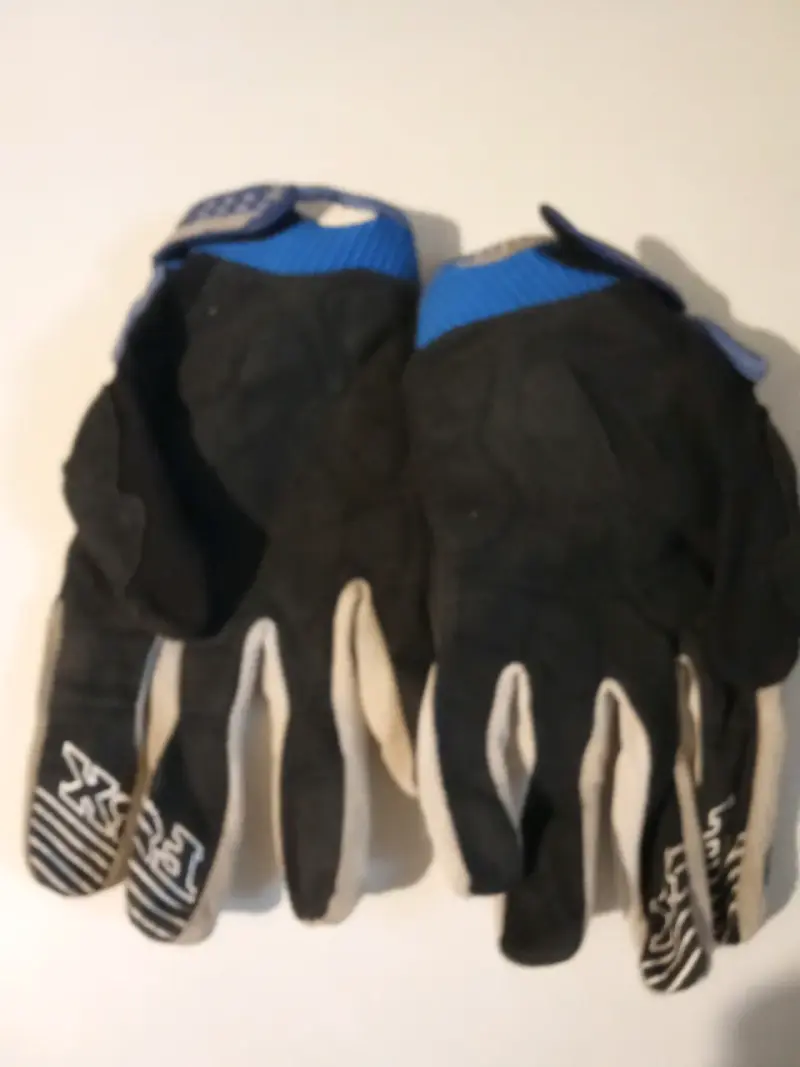 Guantes de motocross Fox negros y rojos - 3