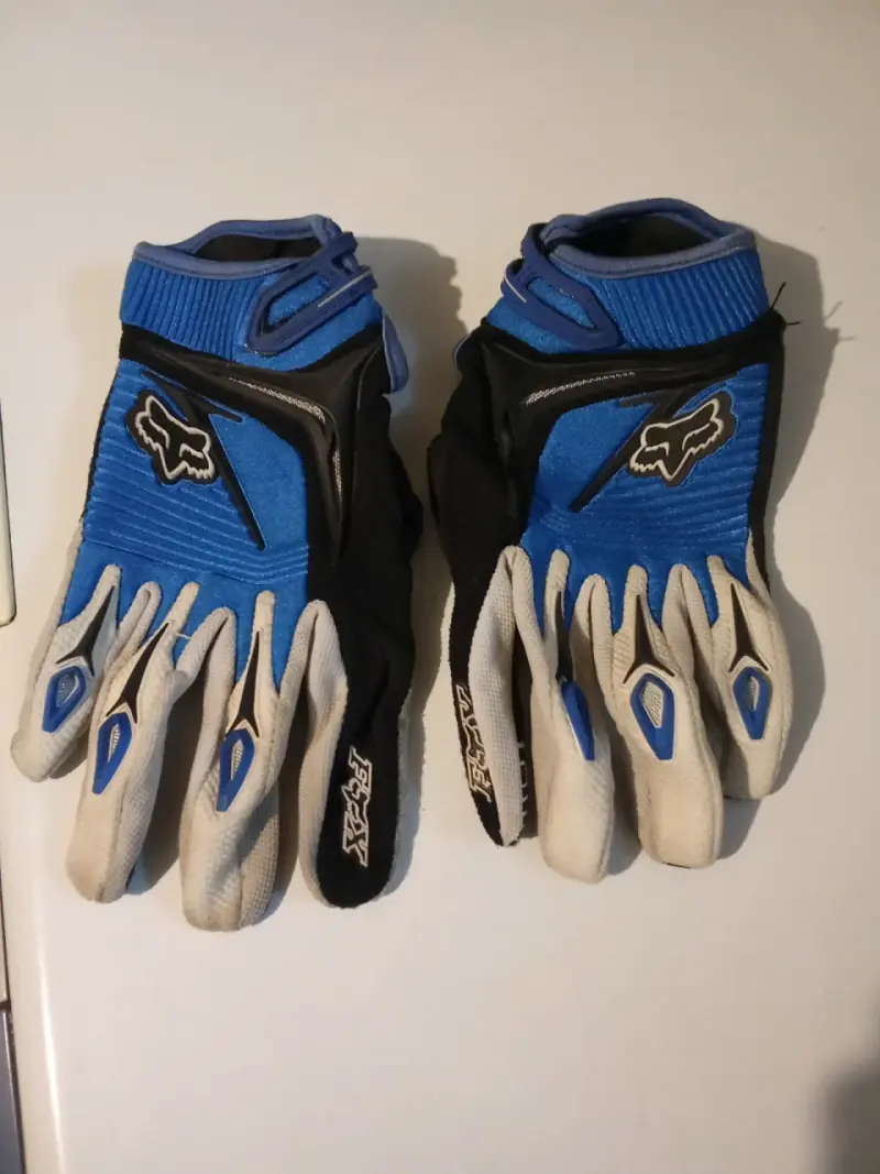 Guantes de motocross Fox negros y rojos - 4