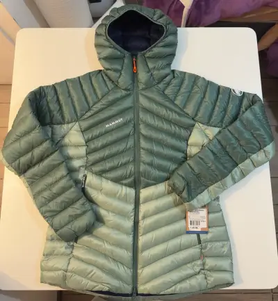 Chaqueta Mammut acolchada verde con capucha - miniatura 1