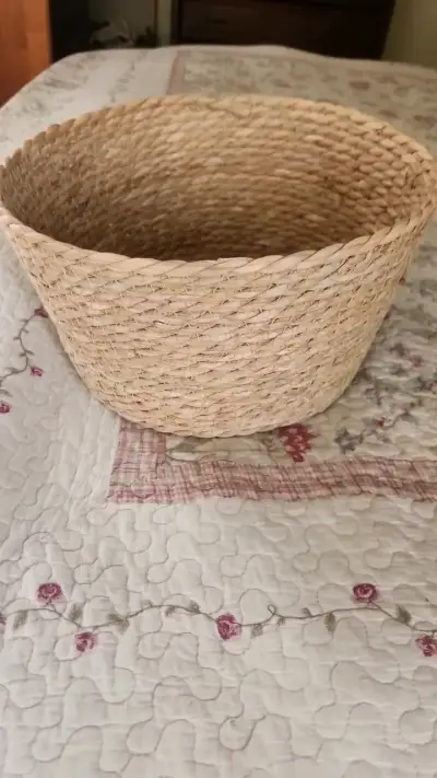 Canasto de mimbre tejido a mano - miniatura 1