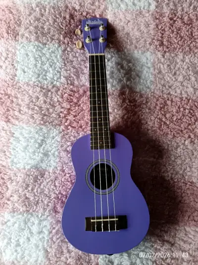 Ukulele - miniatura 2