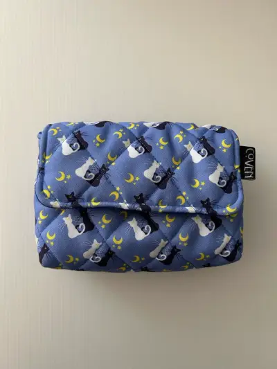 Neceser azul con diseño de gatos y lunas - miniatura 1