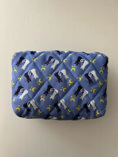 Neceser azul con diseño de gatos y lunas - miniatura 2