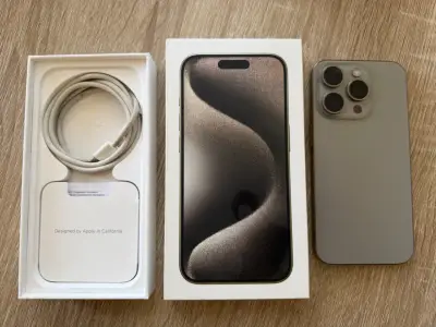 iPhone 15 Pro con caja y accesorios - miniatura 2