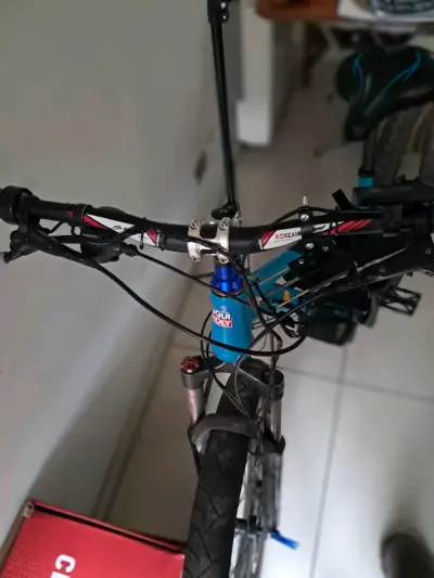 Bicicleta de montaña con llantas de aluminio - miniatura 2