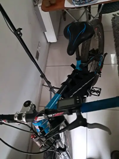 Bicicleta de montaña con llantas de aluminio - miniatura 4