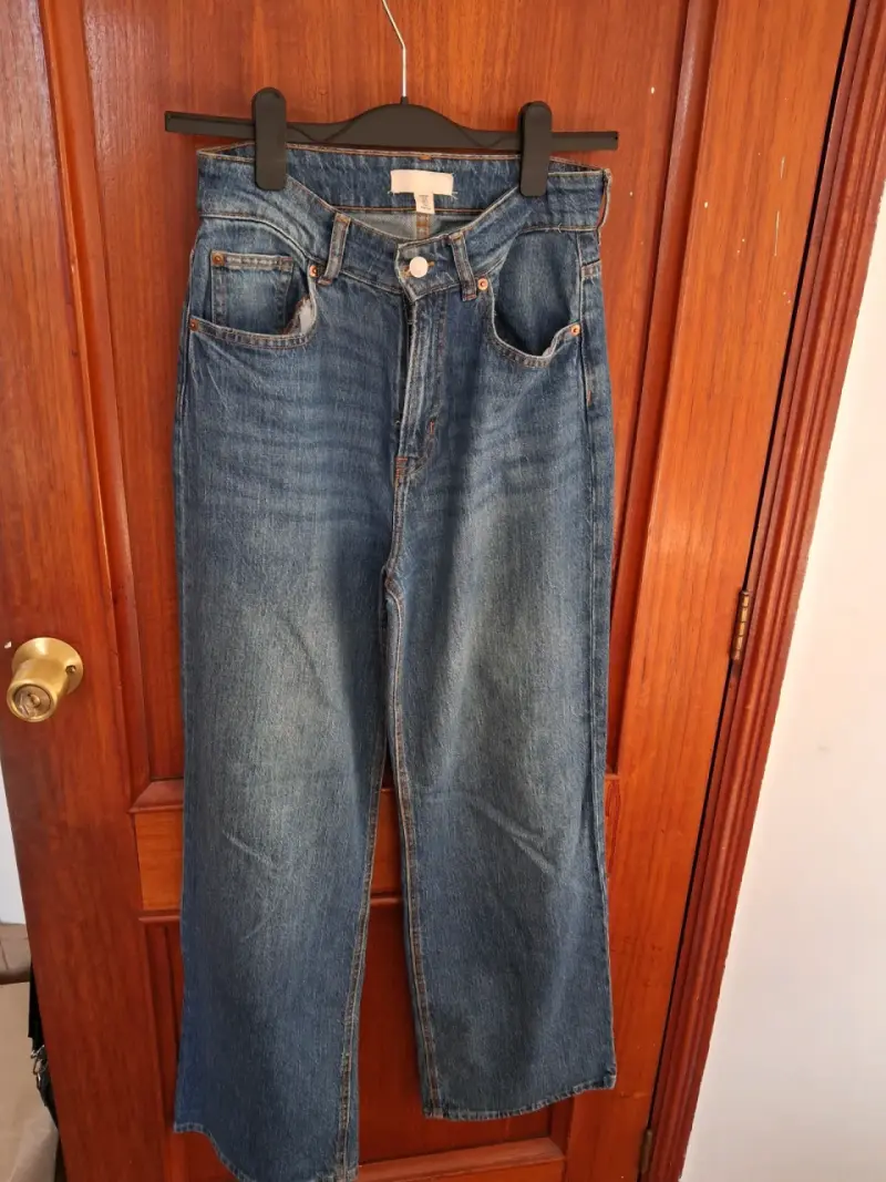Jeans rectos de mezclilla azul para mujer - 1
