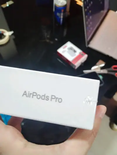 Apple AirPods Pro con estuche de carga - miniatura 4