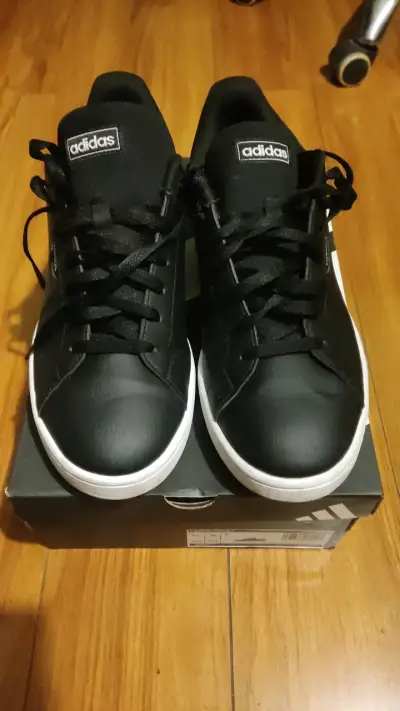 Zapatillas Adidas negras clásicas - miniatura 1
