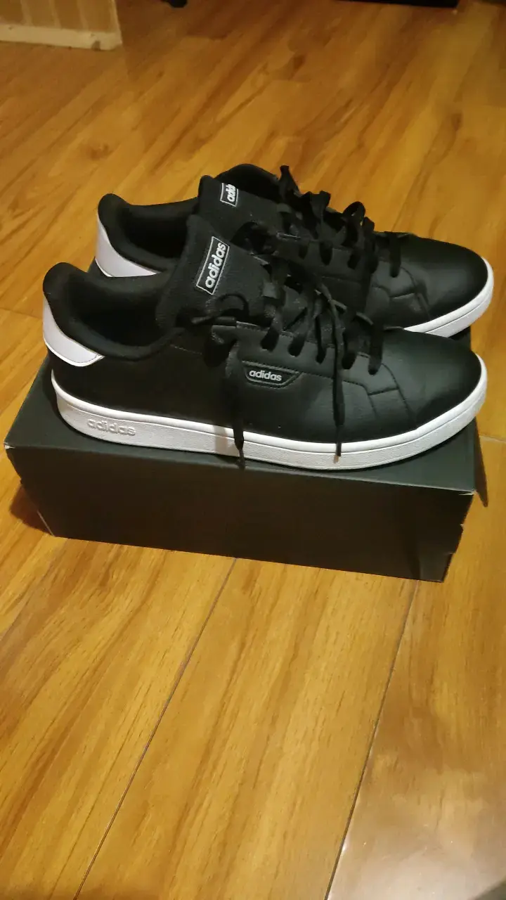 Zapatillas Adidas negras clásicas - 2