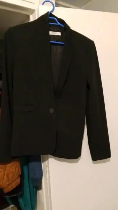 Blazer negro marca mango - miniatura 1