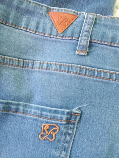 Jeans Aura Denim azul con flecos - miniatura 3