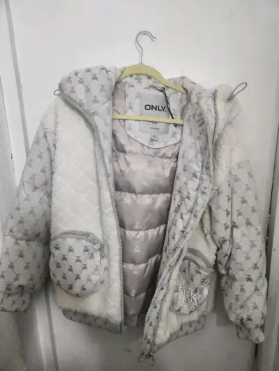 Chaqueta acolchada blanca marca Only - miniatura 1