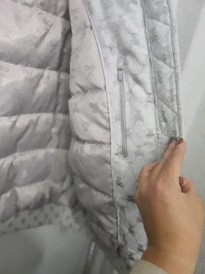 Chaqueta acolchada blanca marca Only - miniatura 3