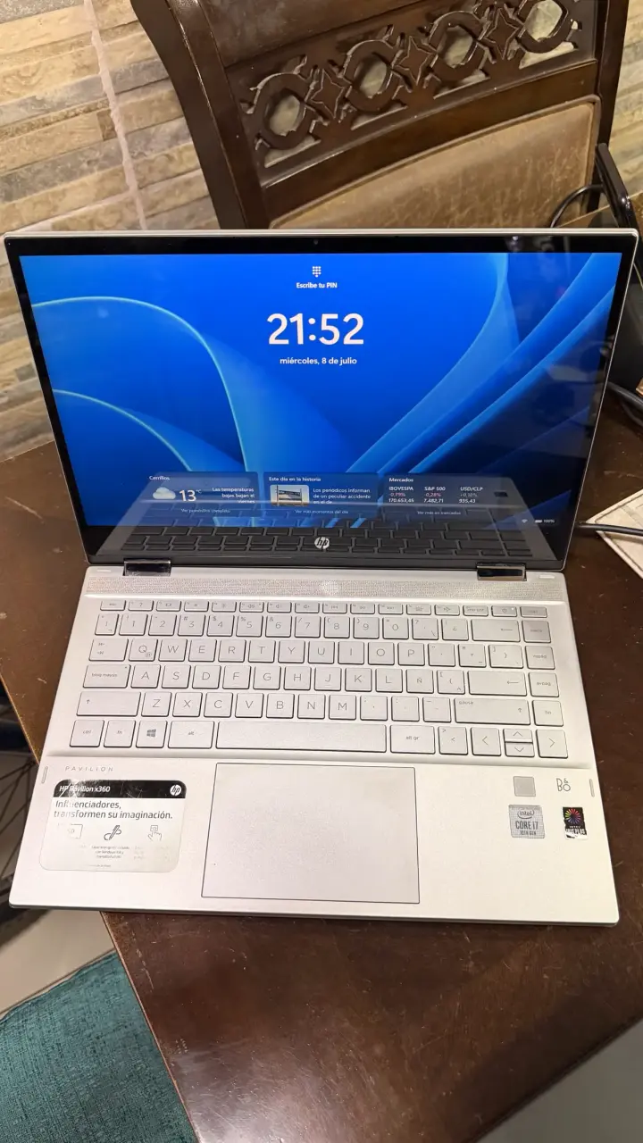 Laptop HP PAVILION X360 plateada en buen estado - 2