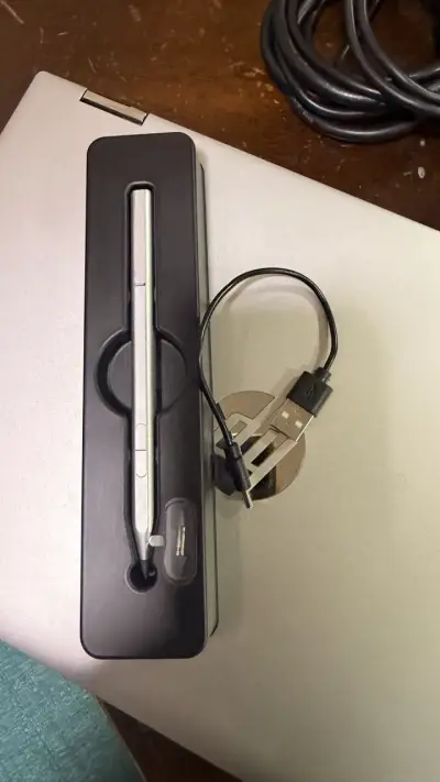 Laptop HP PAVILION X360 plateada en buen estado - miniatura 4