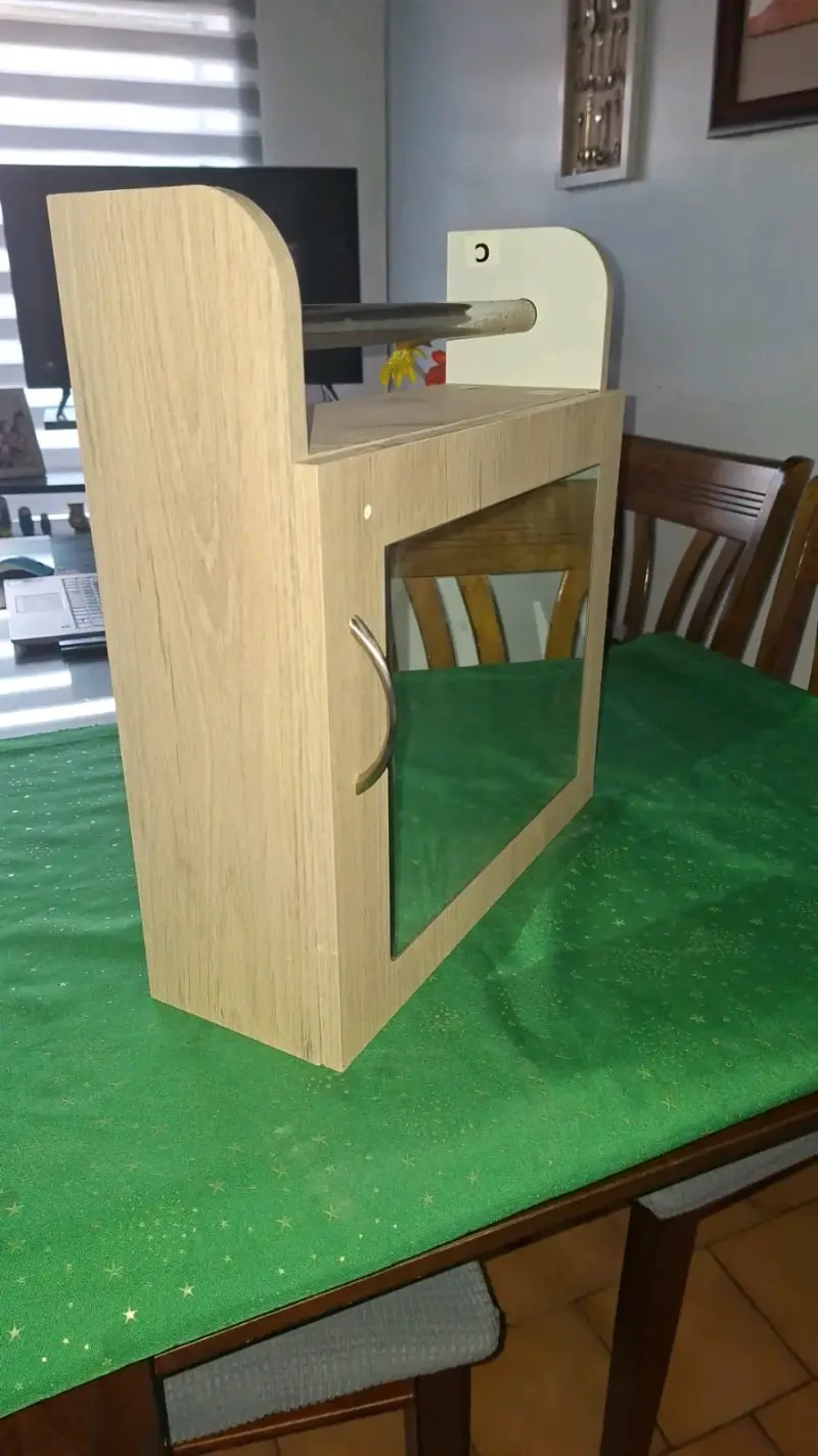 Botiquin de pared con estantes de madera - 2