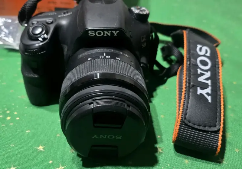 Cámara Sony Alpha 58 con accesorios - 4