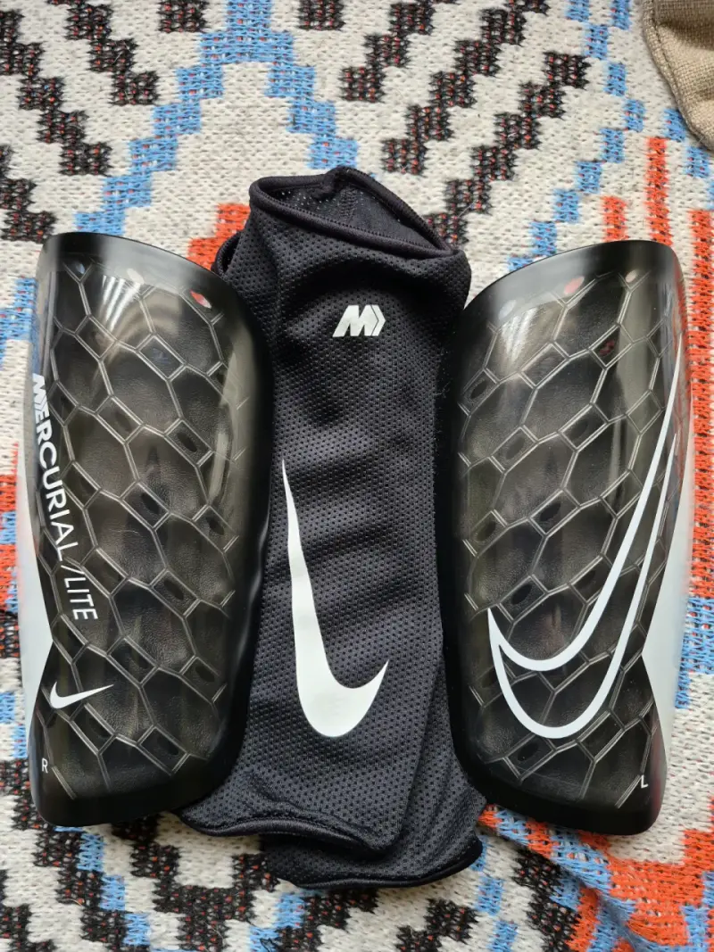 Espinilleras Nike Mercurial Lite negras - 1