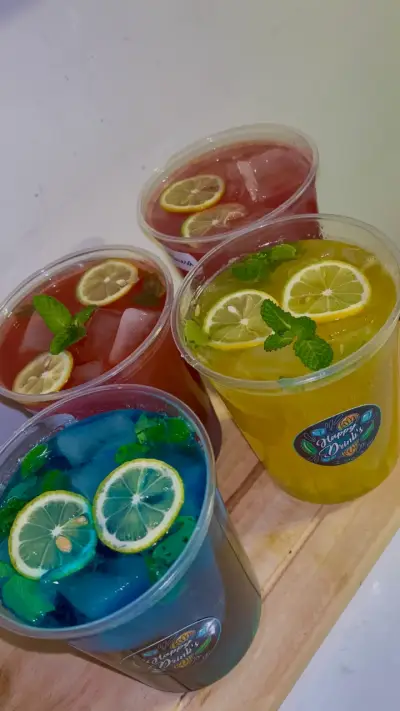 MOJITOS Bebidas refrescantes con limón y menta - miniatura 2