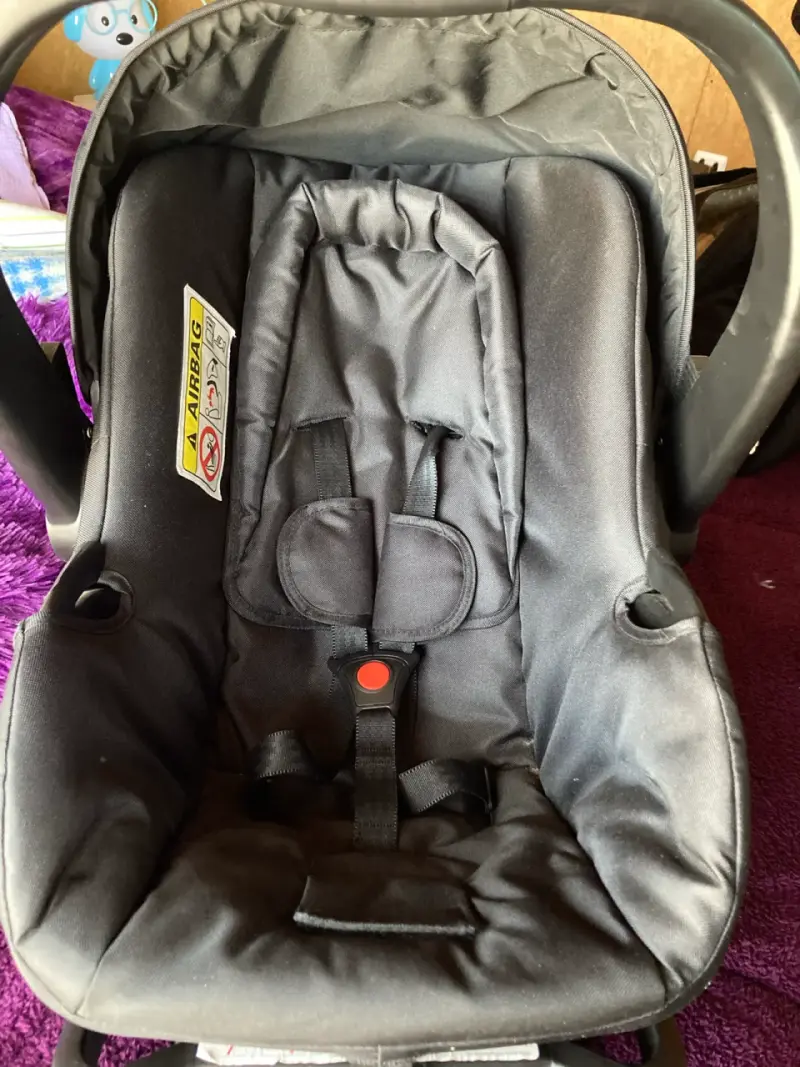 Silla de auto Infanti negra para bebé - 2