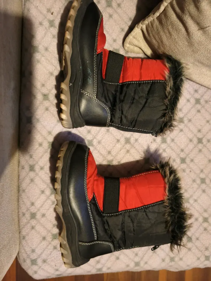Botas de invierno negras y rojas con forro N° 28 - 1