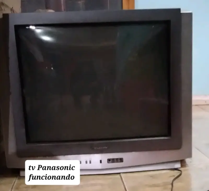 Lote de televisores CRT de diferentes tamaños - 2