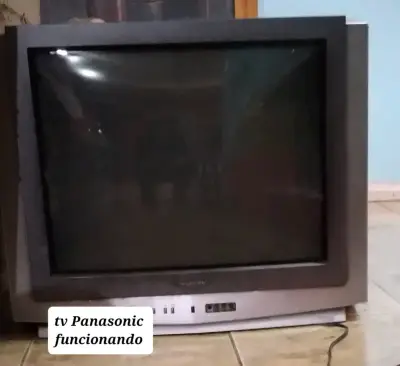 Lote de televisores CRT de diferentes tamaños - miniatura 2