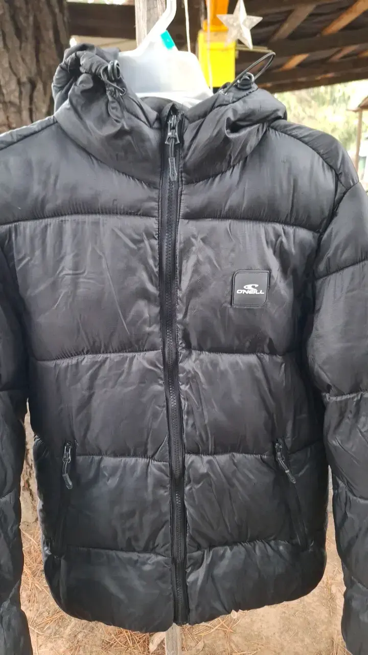 Chaqueta acolchada negra O'Neill con capucha - 2