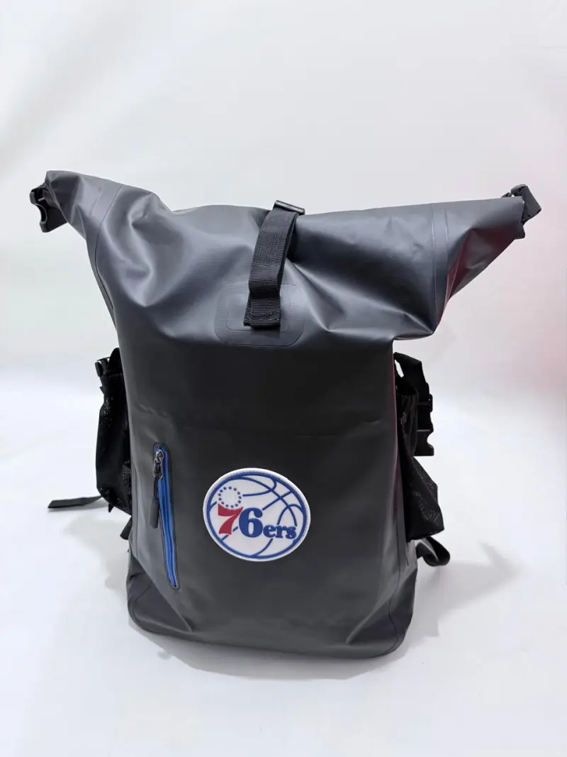 Mochila impermeable con logo 76ers - 1