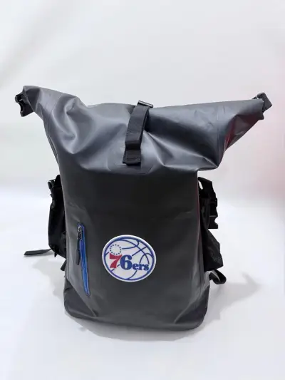 Mochila impermeable con logo 76ers - miniatura 1