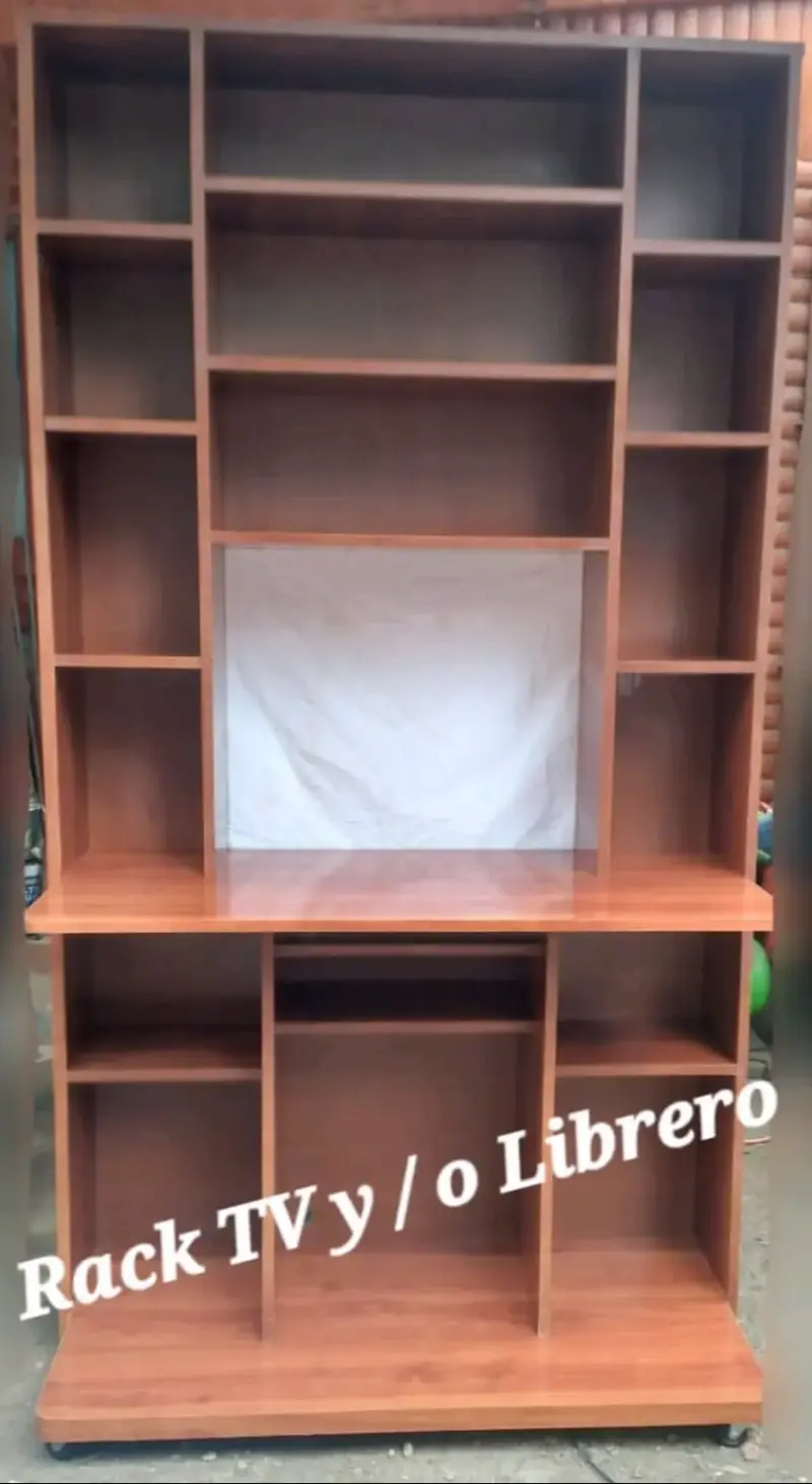 Rack TV y librero de madera