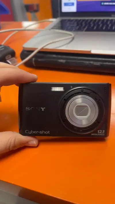 Cámara Sony Cyber-shot 12.1 MP con accesorios - miniatura 4