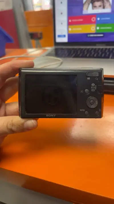 Cámara Sony Cyber-shot 12.1 MP con accesorios - miniatura 5