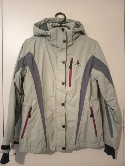 Chaqueta de esquí impermeable con capucha - miniatura 1