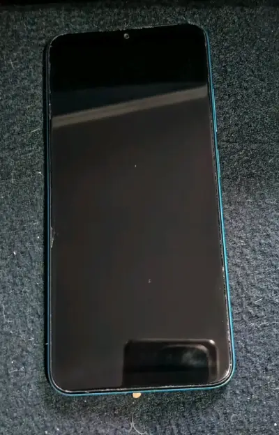Smartphone Xiaomi POCO M5 con carcasa azul - miniatura 2