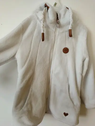Chaqueta de felpa blanca con capucha - miniatura 2