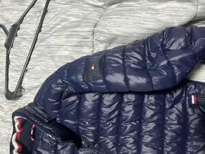 Chaqueta acolchada Tommy Hilfiger azul marino - miniatura 2