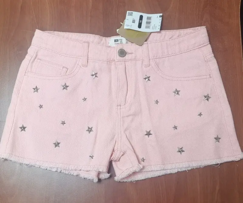 Shorts rosados con estrellas para niña