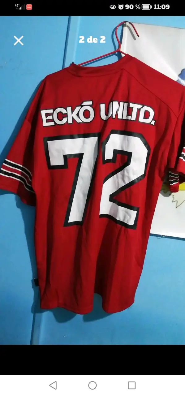Polera roja Ecko Unltd con número 72 - 2