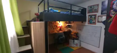 Cama litera con escritorio integrado - miniatura 1