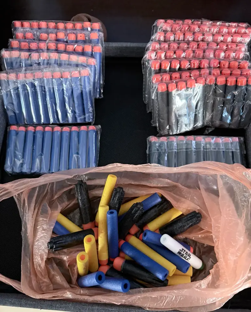 🔫 Lote de 3 pistolas NERF + más dardos - 2